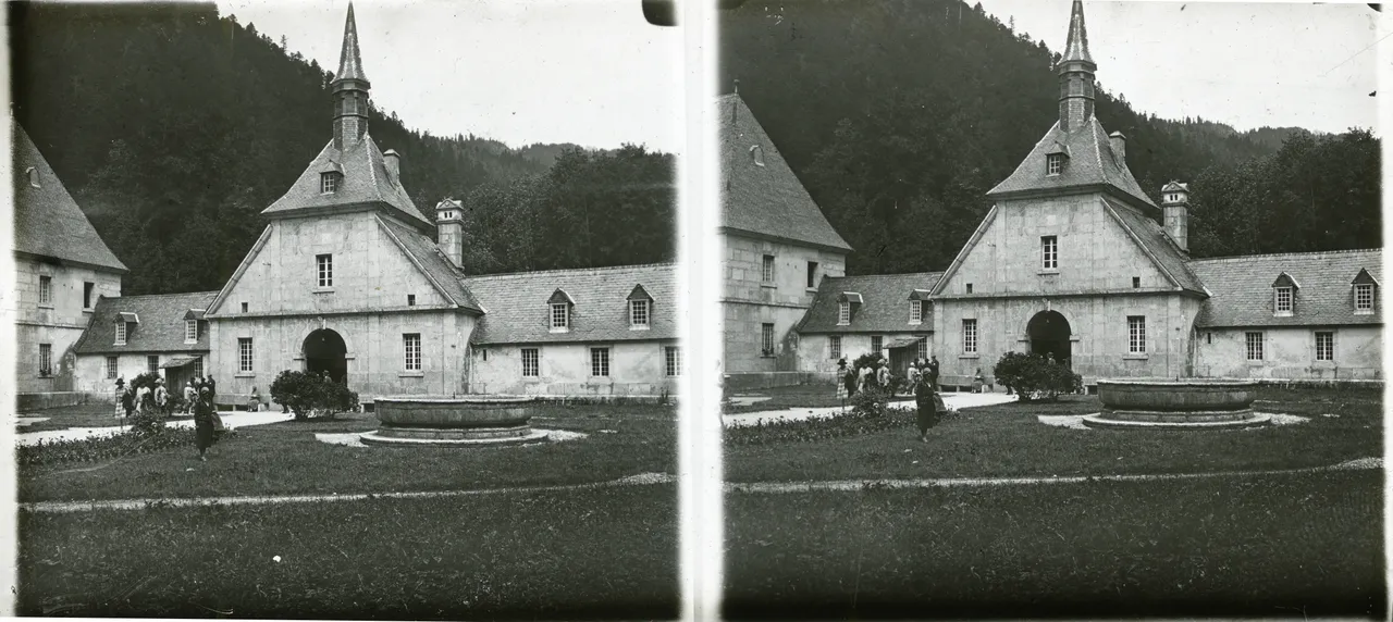Mag2266.jpg