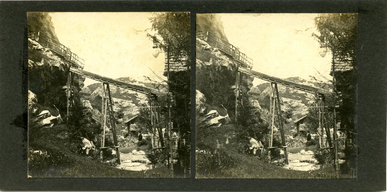 Mag0810.jpg
